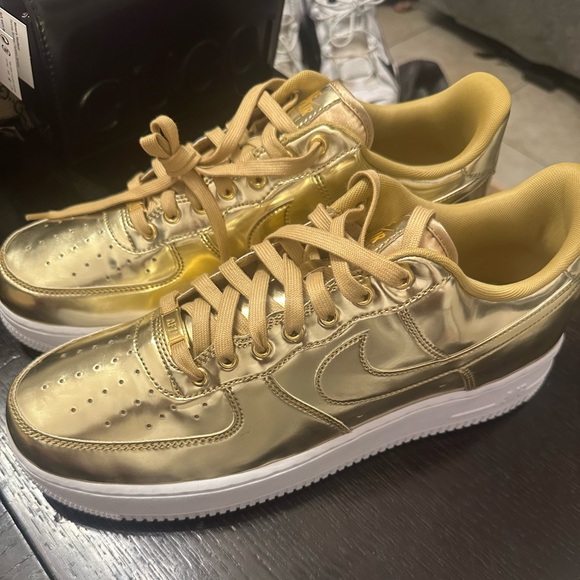 Nike Air Force 1 low Metallic | size 12 men - Picture 1 of 4